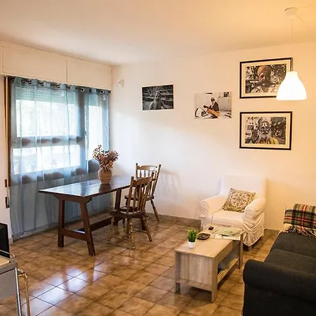 Rita's House - A Little Forest In The City شقة
